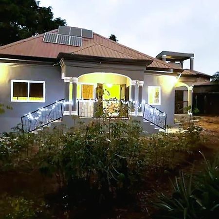 Exclusive Boutique Style Villa Freetown Exterior foto